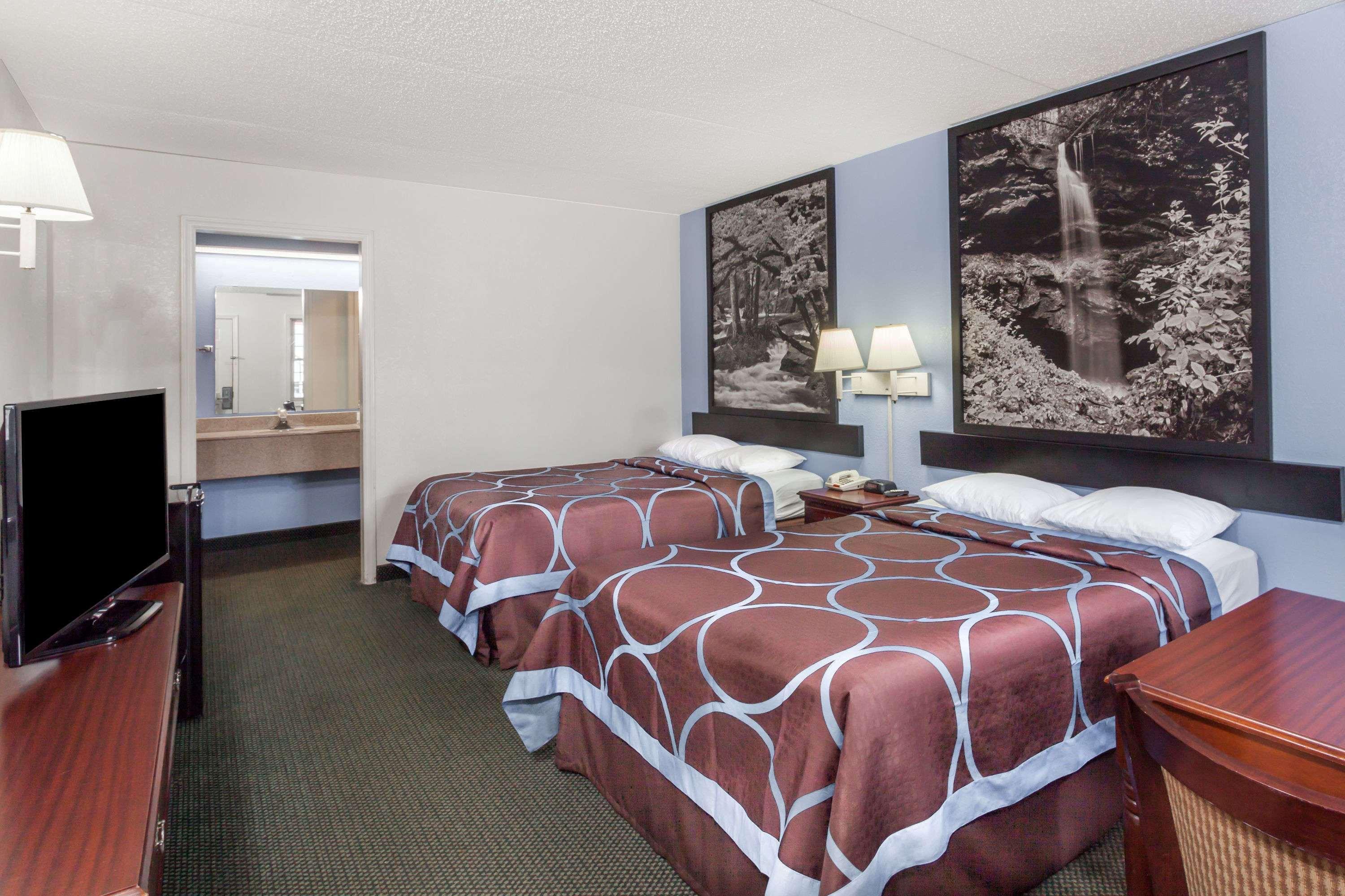 ซูเปอร์ 8 บาย วินด์แฮม คิงสตัน Hotel Kingston ภายนอก รูปภาพ