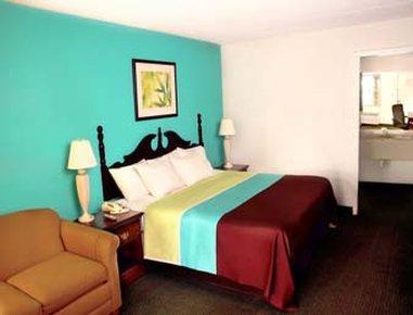 ซูเปอร์ 8 บาย วินด์แฮม คิงสตัน Hotel Kingston ภายนอก รูปภาพ