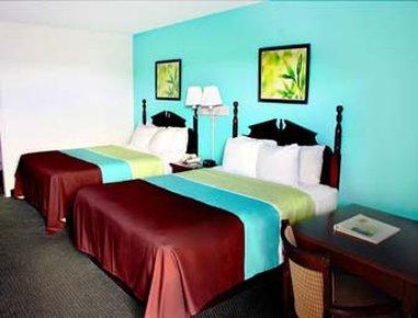 ซูเปอร์ 8 บาย วินด์แฮม คิงสตัน Hotel Kingston ภายนอก รูปภาพ